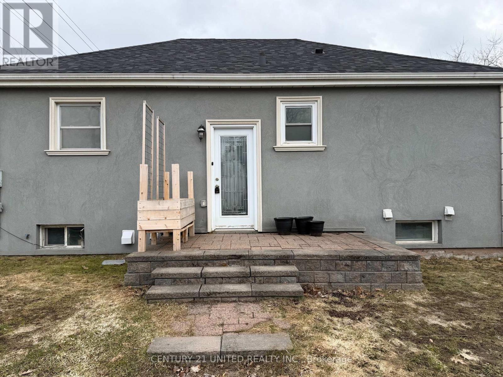 Lower - 685 Armour Road, Peterborough, Ontario  K9H 1Z5 - Photo 2 - X12969550