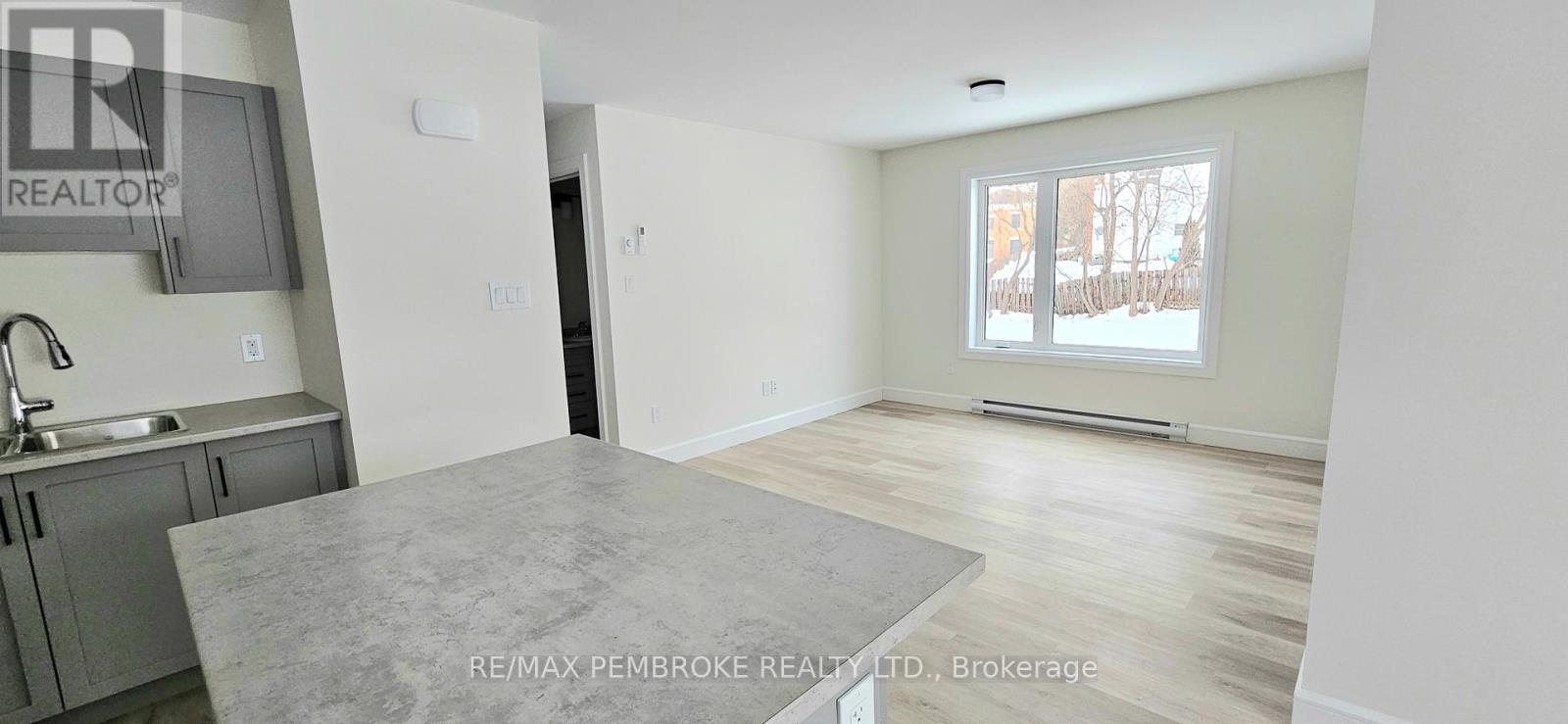 135 Bell Street, Pembroke, Ontario  K8A 2J7 - Photo 5 - X12700918