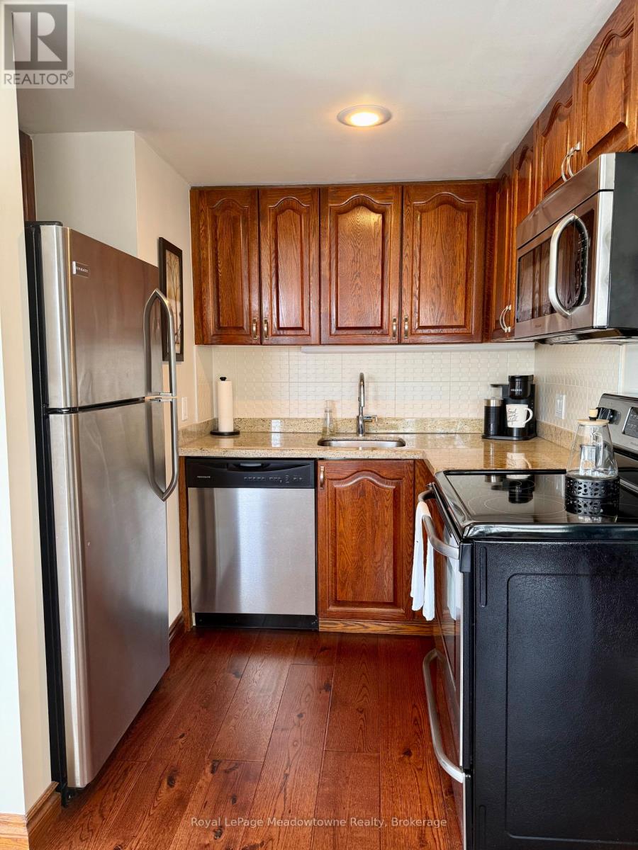 301 - 34 Deerhurst Greens Road, Huntsville, Ontario  P1H 1A9 - Photo 5 - X12969372