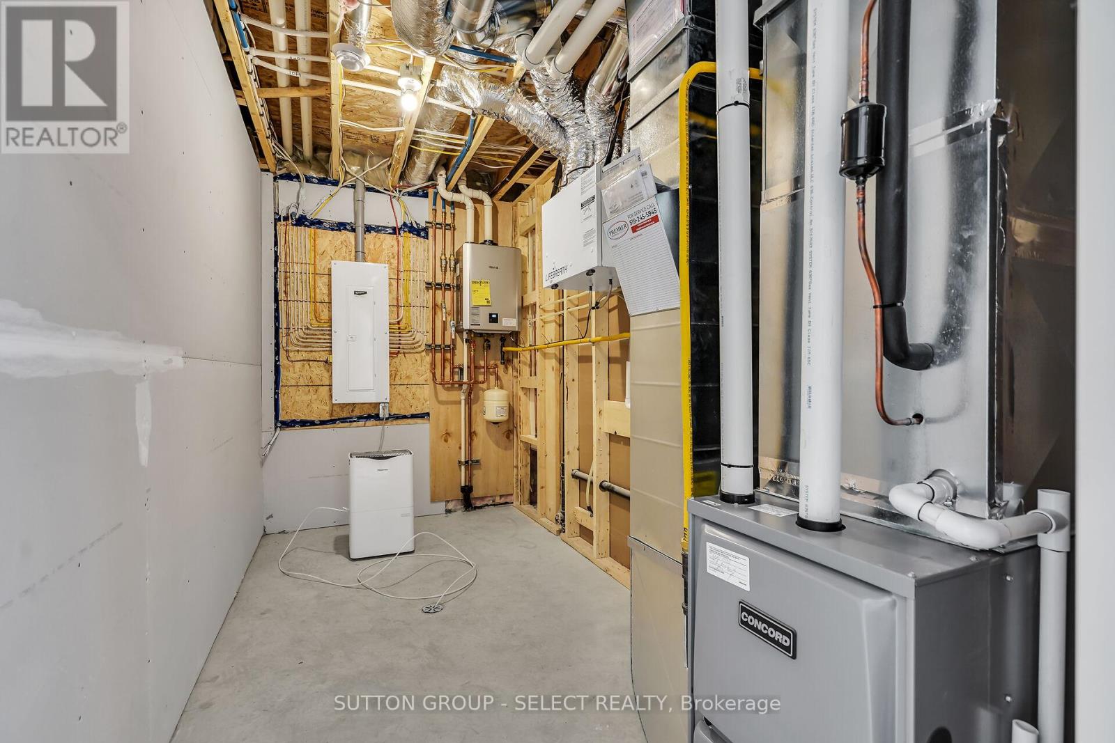 58 Briscoe Crescent, Strathroy-Caradoc, Ontario  N7G 0G3 - Photo 48 - X12969474