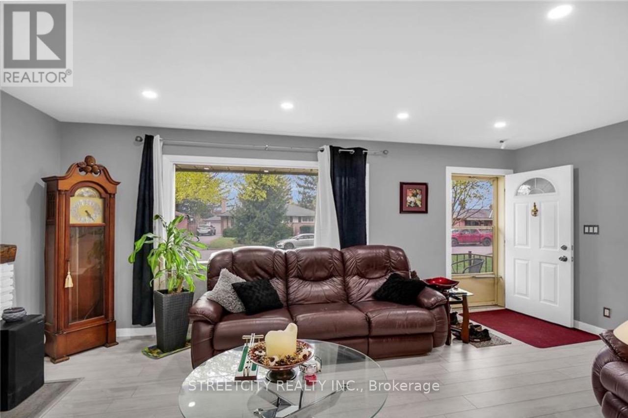 200 Renfro Crescent, London South, Ontario  N5V 3B7 - Photo 5 - X12969660