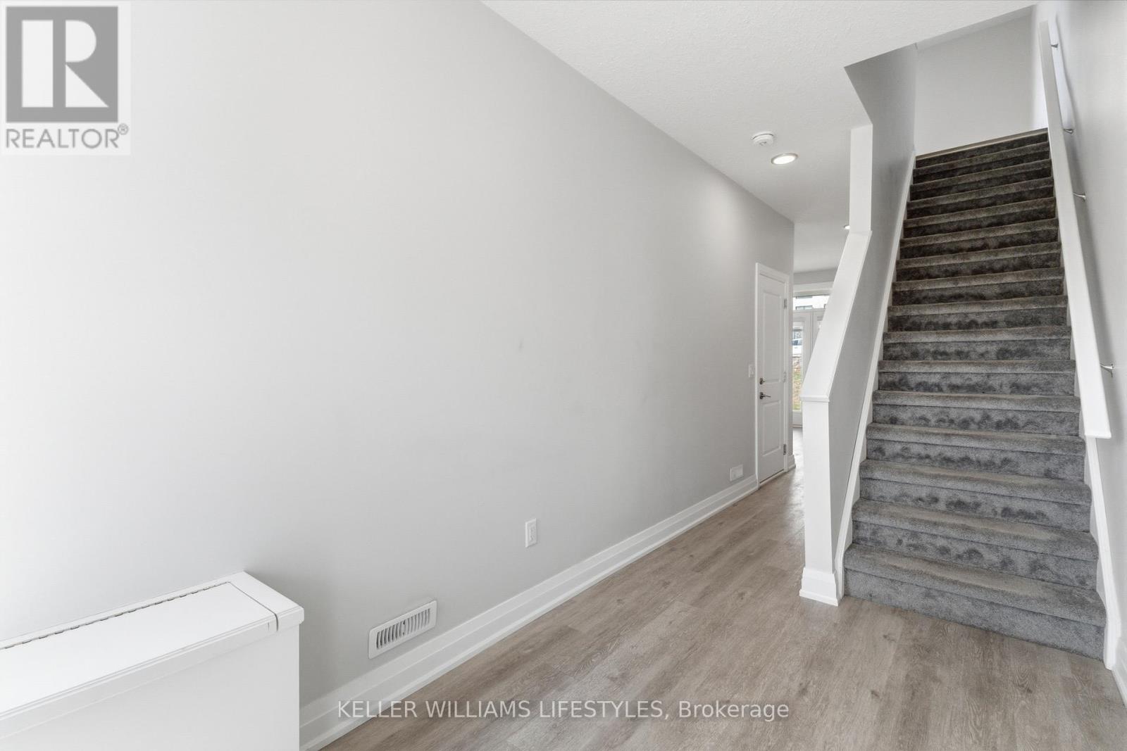 2315 Callingham Drive, London North, Ontario  N6G 0X2 - Photo 4 - X12969764