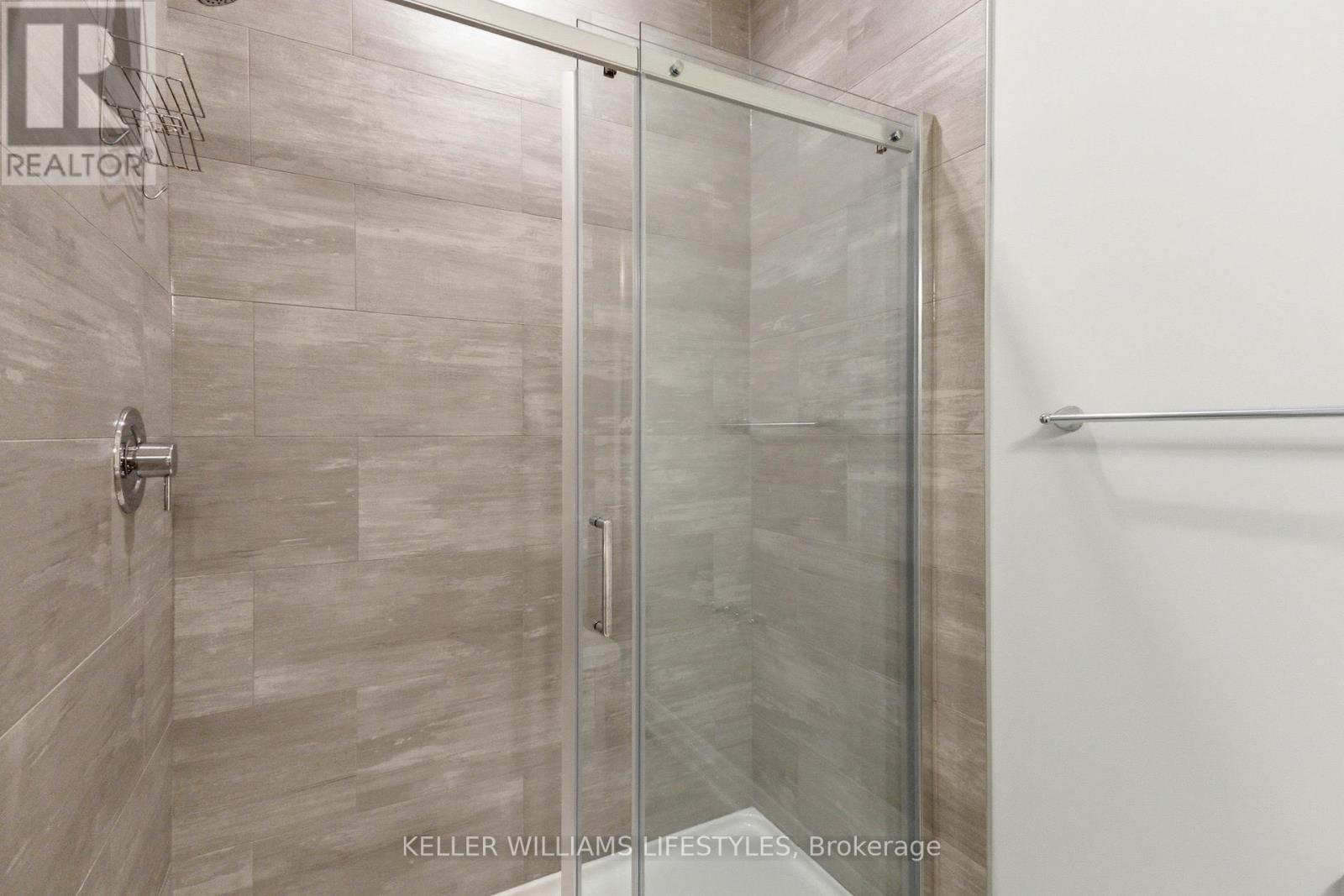 2315 Callingham Drive, London North, Ontario  N6G 0X2 - Photo 8 - X12969764