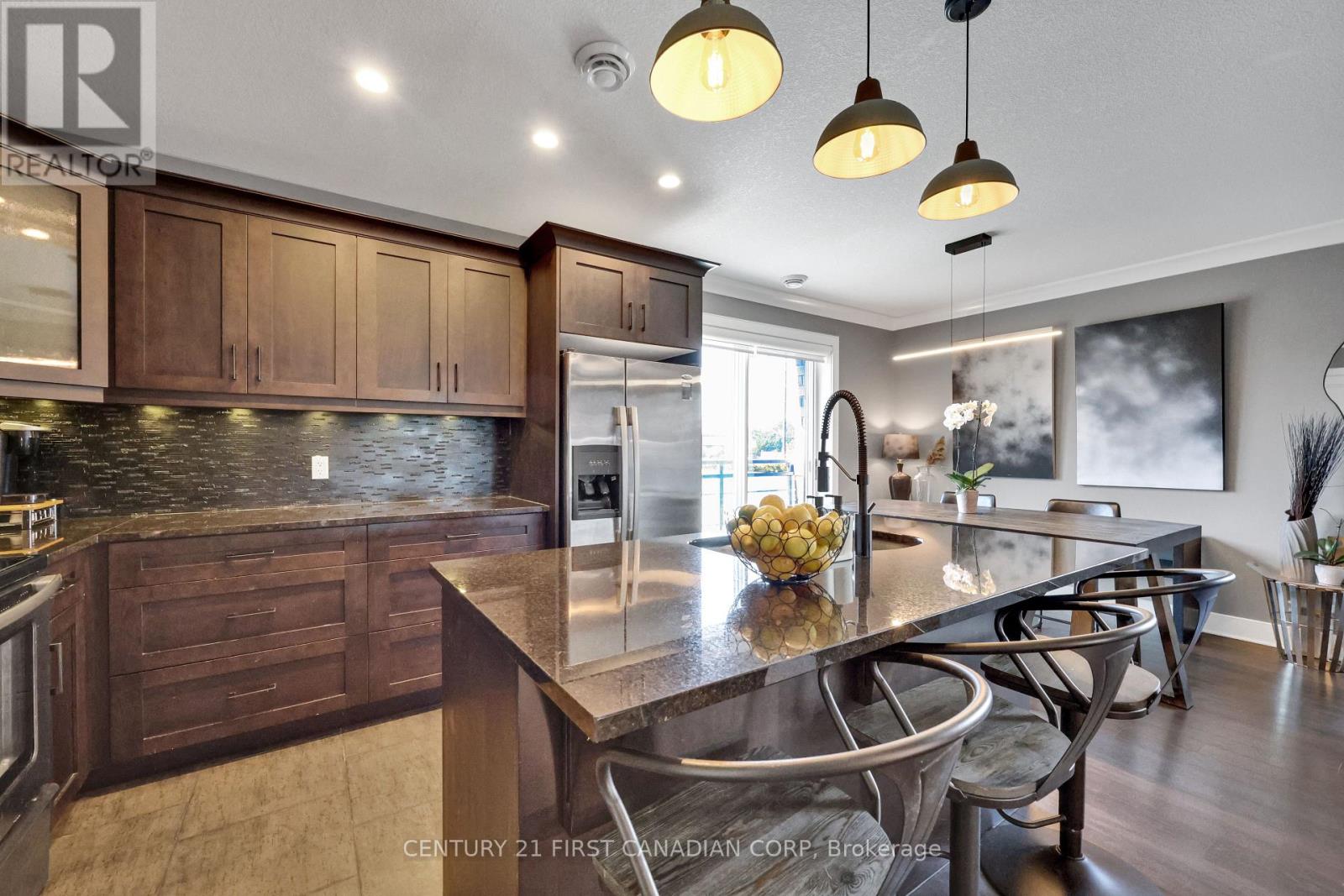 211 - 340 Sugarcreek Trail, London North, Ontario  N6H 0G4 - Photo 10 - X12969788