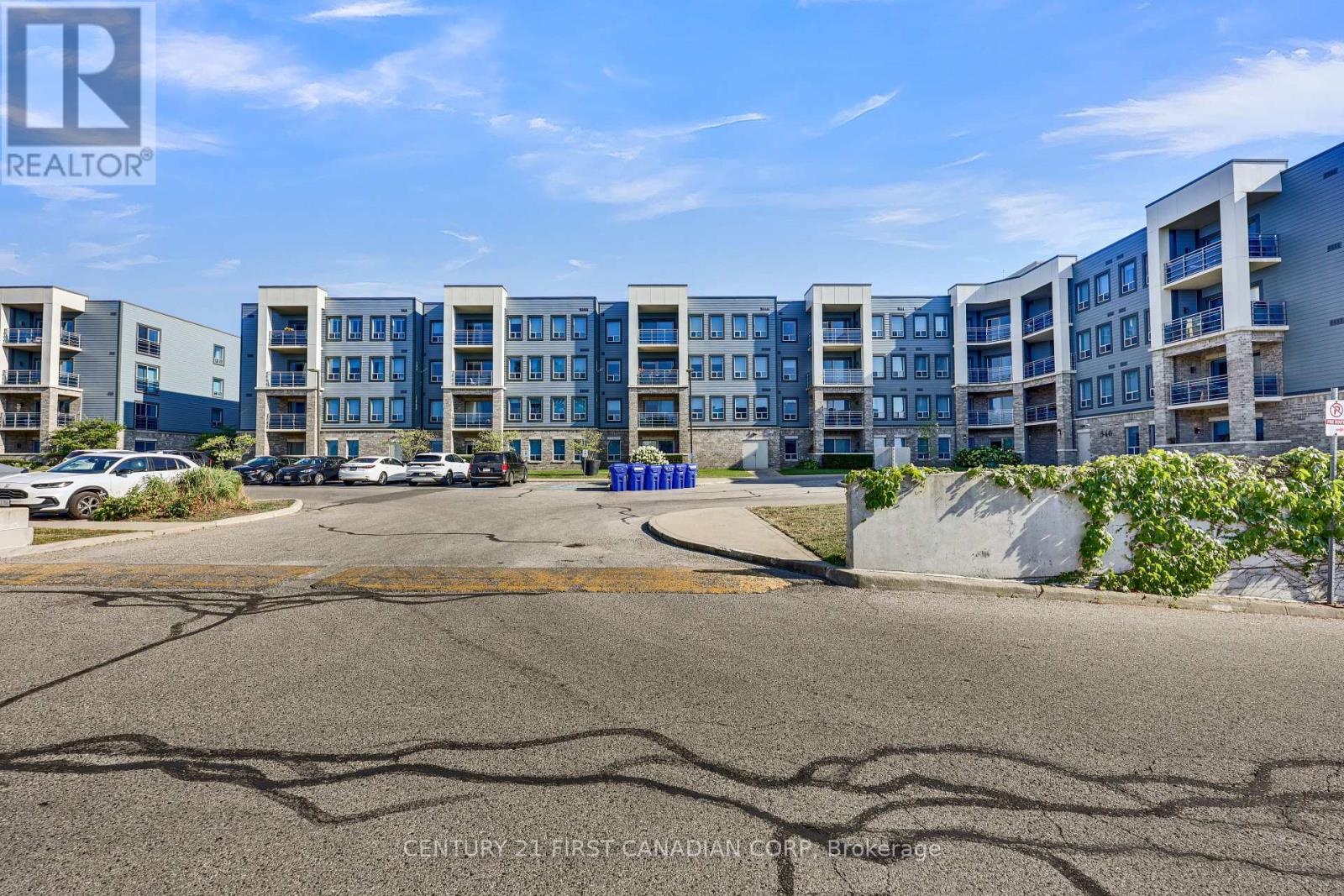 211 - 340 Sugarcreek Trail, London North, Ontario  N6H 0G4 - Photo 3 - X12969788