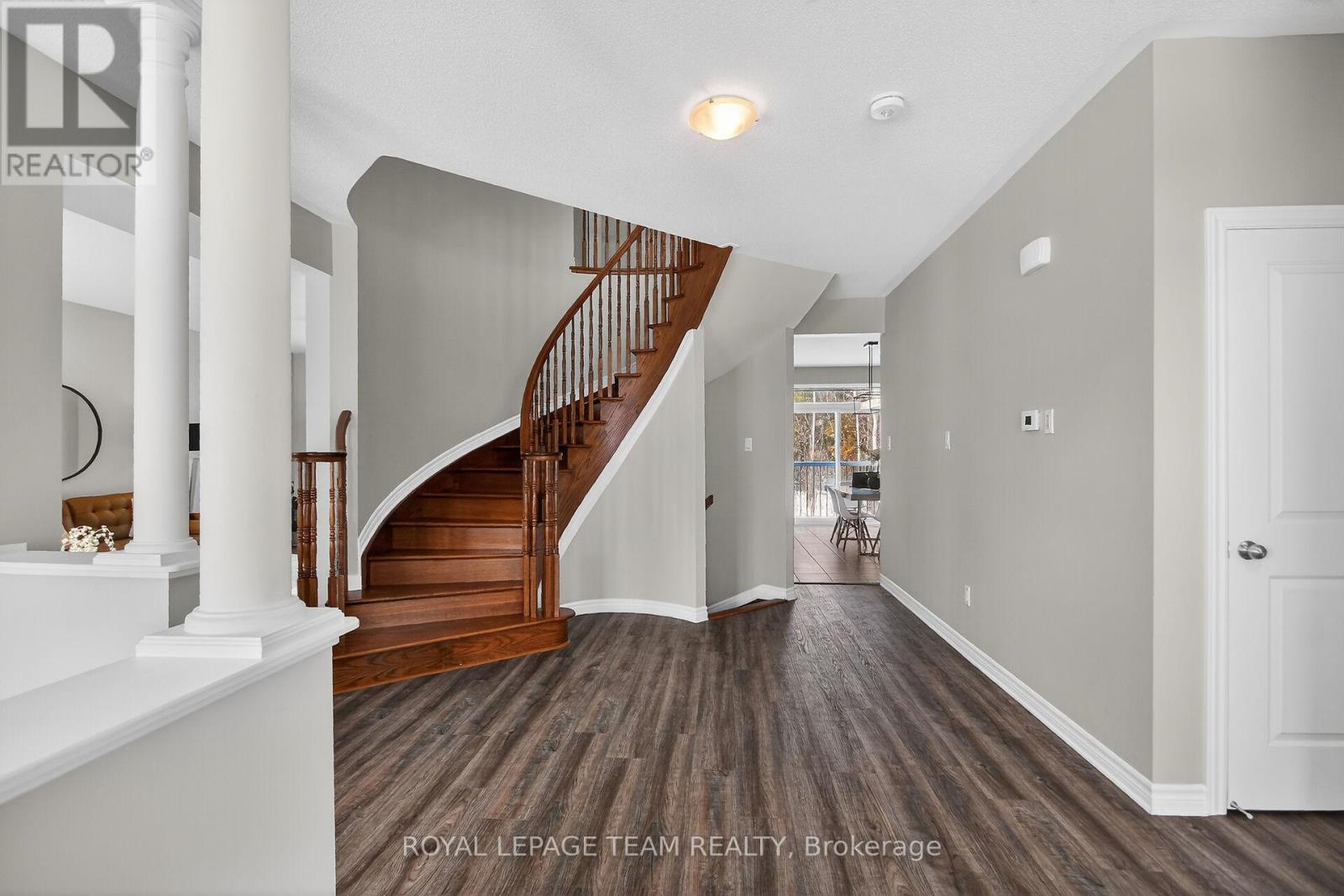 204 Antler Court, Mississippi Mills, Ontario  K0A 1A0 - Photo 3 - X12969568