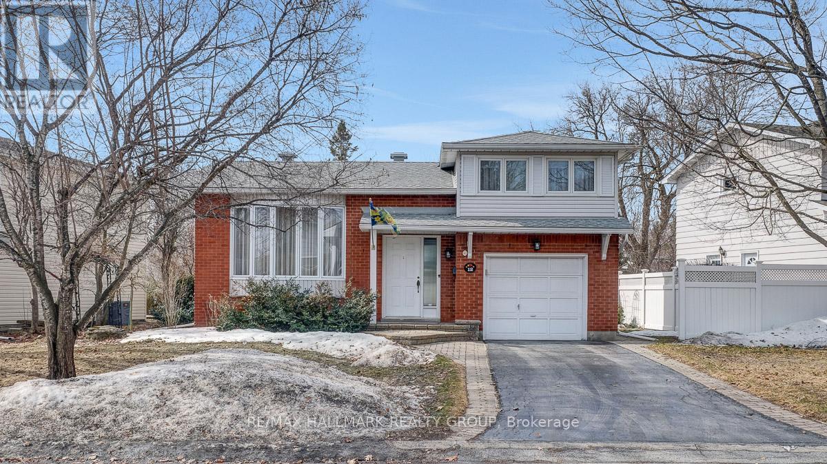 12 Woodhill Crescent, Ottawa, Ontario K1B 3B6 - Photo 1 - X12969666