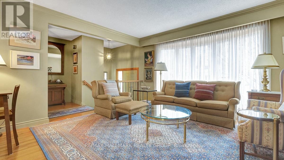 12 Woodhill Crescent, Ottawa, Ontario K1B 3B6 - Photo 17 - X12969666