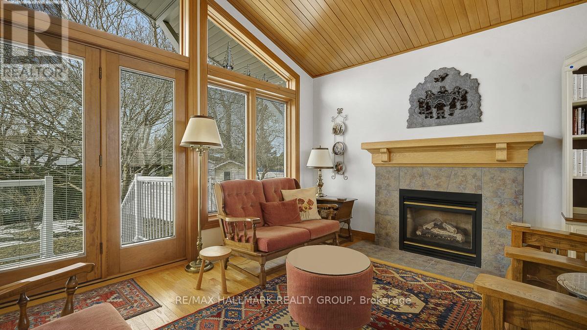 12 Woodhill Crescent, Ottawa, Ontario K1B 3B6 - Photo 18 - X12969666