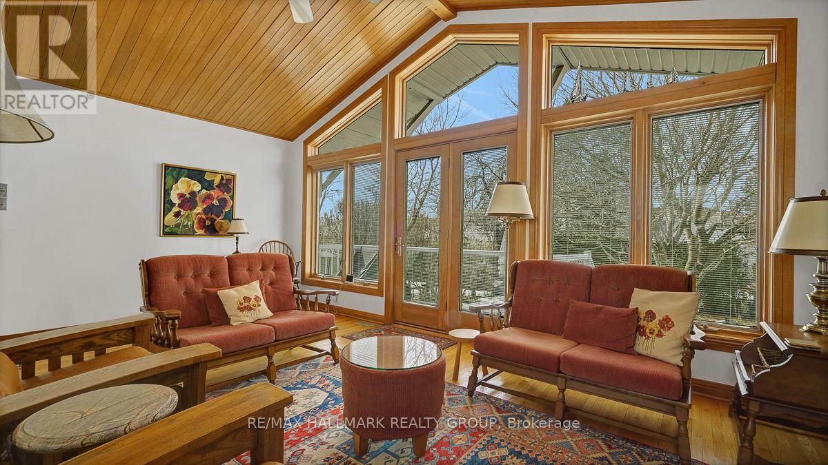 12 Woodhill Crescent, Ottawa, Ontario K1B 3B6 - Photo 19 - X12969666