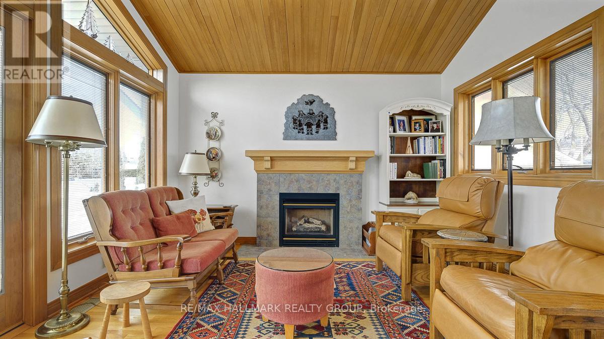 12 Woodhill Crescent, Ottawa, Ontario K1B 3B6 - Photo 21 - X12969666