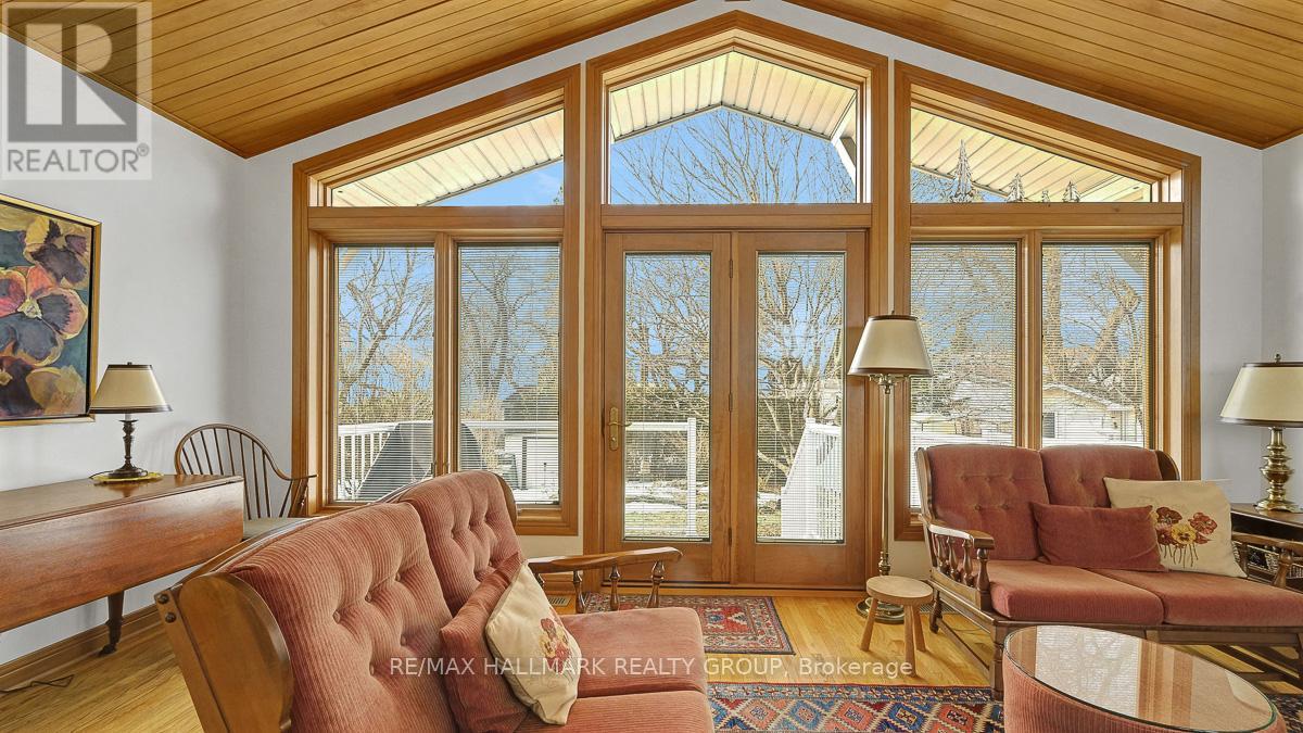 12 Woodhill Crescent, Ottawa, Ontario K1B 3B6 - Photo 22 - X12969666