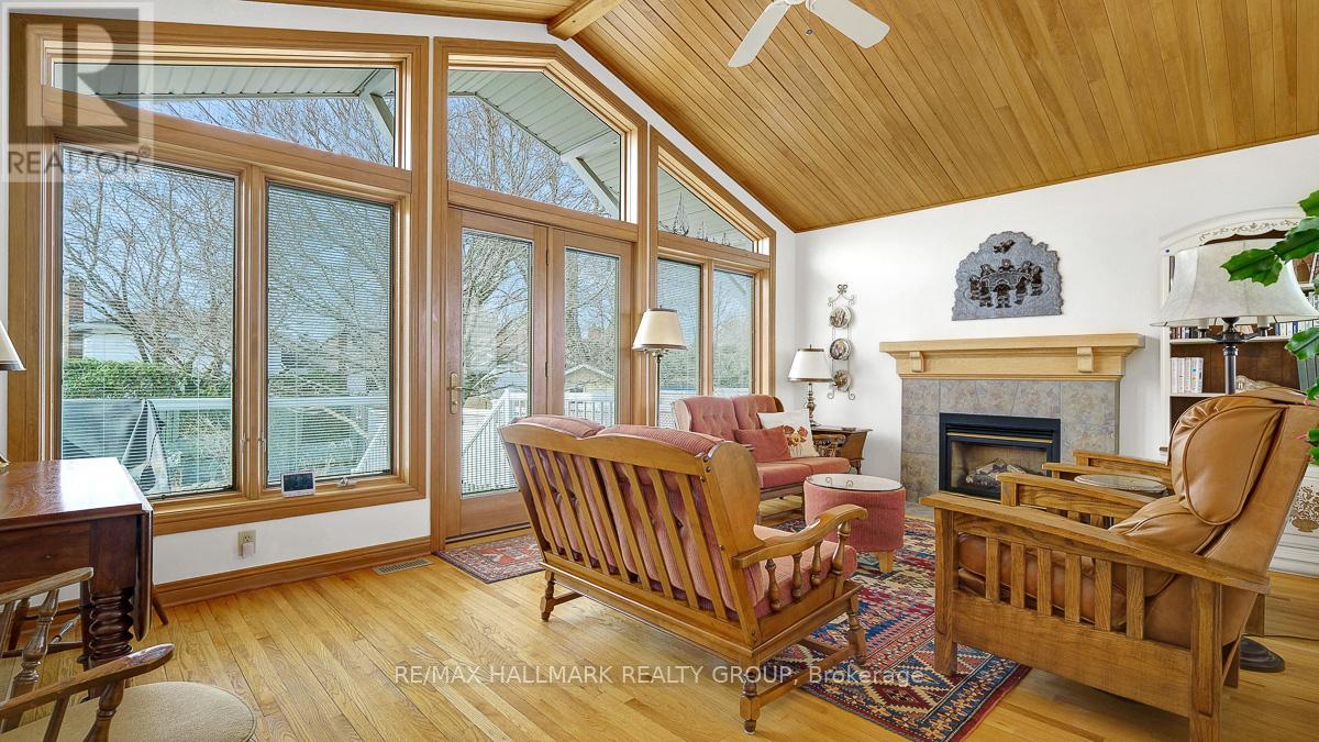 12 Woodhill Crescent, Ottawa, Ontario K1B 3B6 - Photo 23 - X12969666