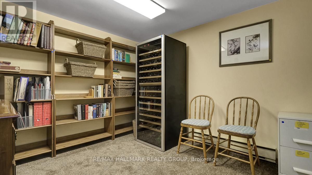 12 Woodhill Crescent, Ottawa, Ontario K1B 3B6 - Photo 34 - X12969666