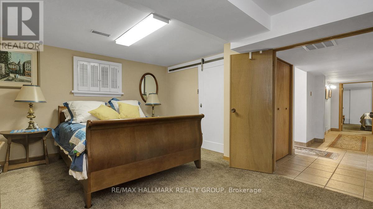 12 Woodhill Crescent, Ottawa, Ontario K1B 3B6 - Photo 39 - X12969666