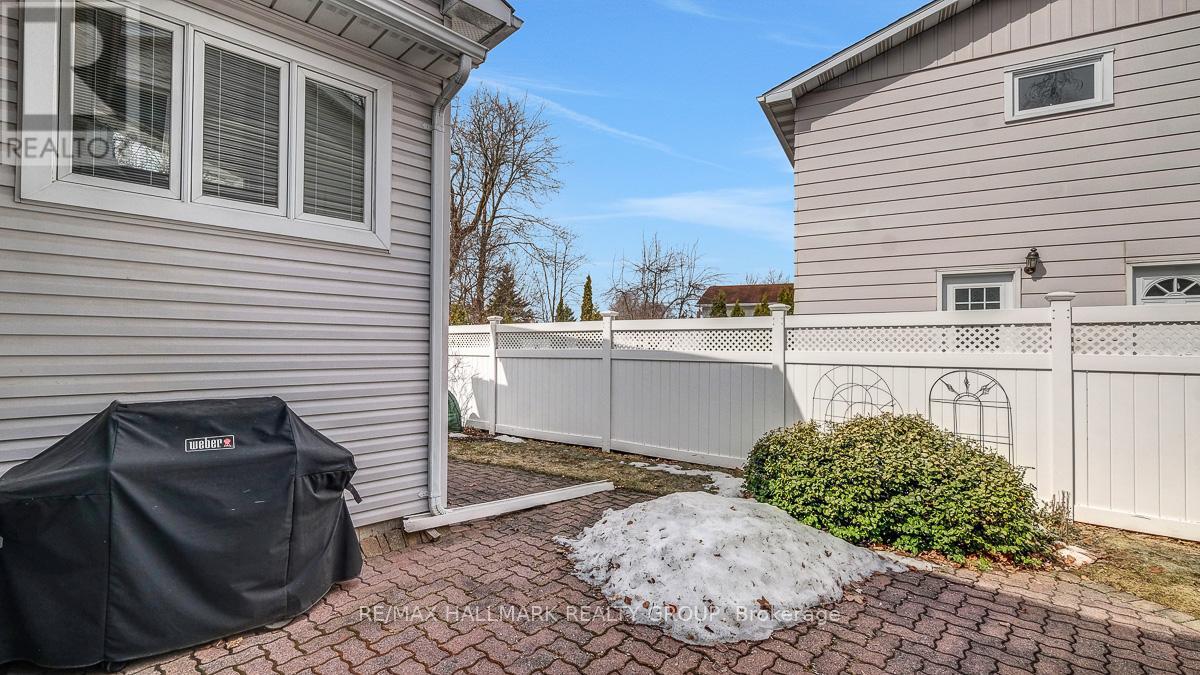 12 Woodhill Crescent, Ottawa, Ontario K1B 3B6 - Photo 46 - X12969666