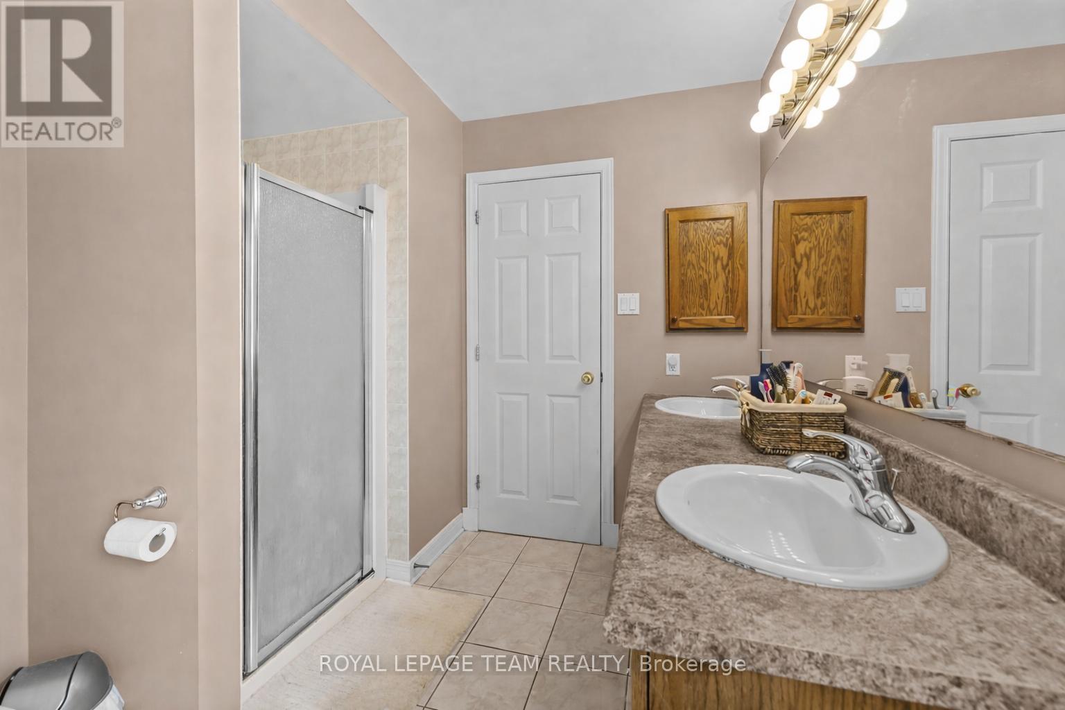 84 Knowlton Drive, Ottawa, Ontario  K2G 6V3 - Photo 13 - X12969700