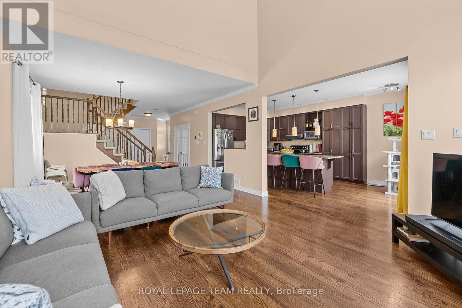 84 Knowlton Drive, Ottawa, Ontario  K2G 6V3 - Photo 3 - X12969700