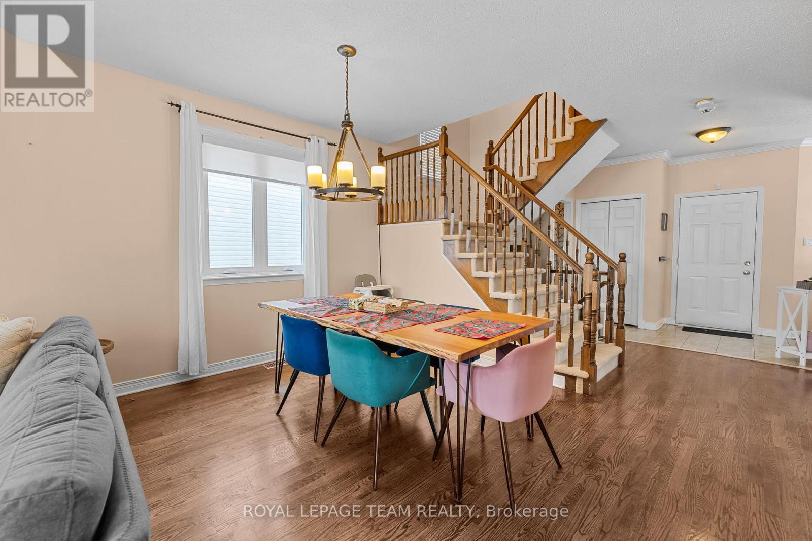 84 Knowlton Drive, Ottawa, Ontario  K2G 6V3 - Photo 5 - X12969700