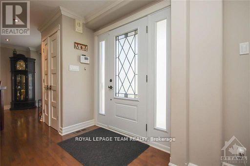 840 Forest Street, Ottawa, Ontario  K2B 5P9 - Photo 2 - X12969716