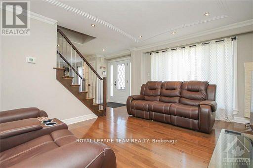 840 Forest Street, Ottawa, Ontario  K2B 5P9 - Photo 3 - X12969716