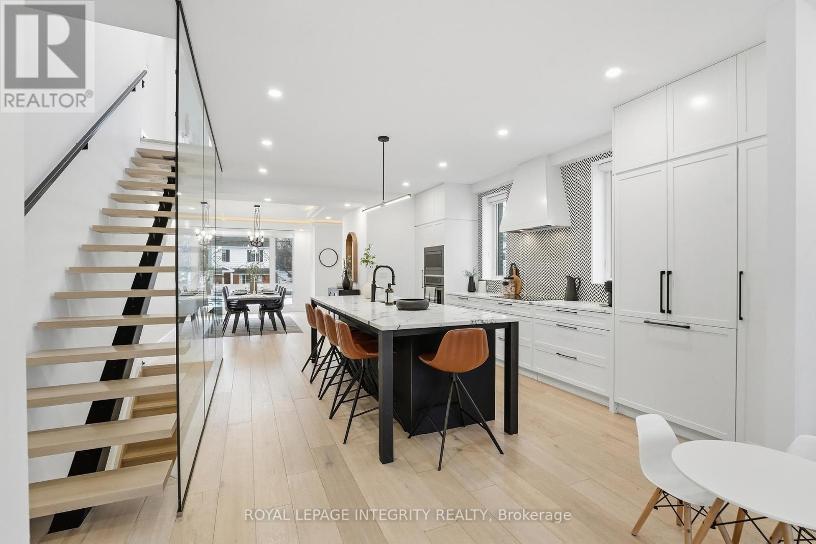 221 Wesley Avenue, Ottawa, Ontario  K1Z 7A2 - Photo 3 - X12969840