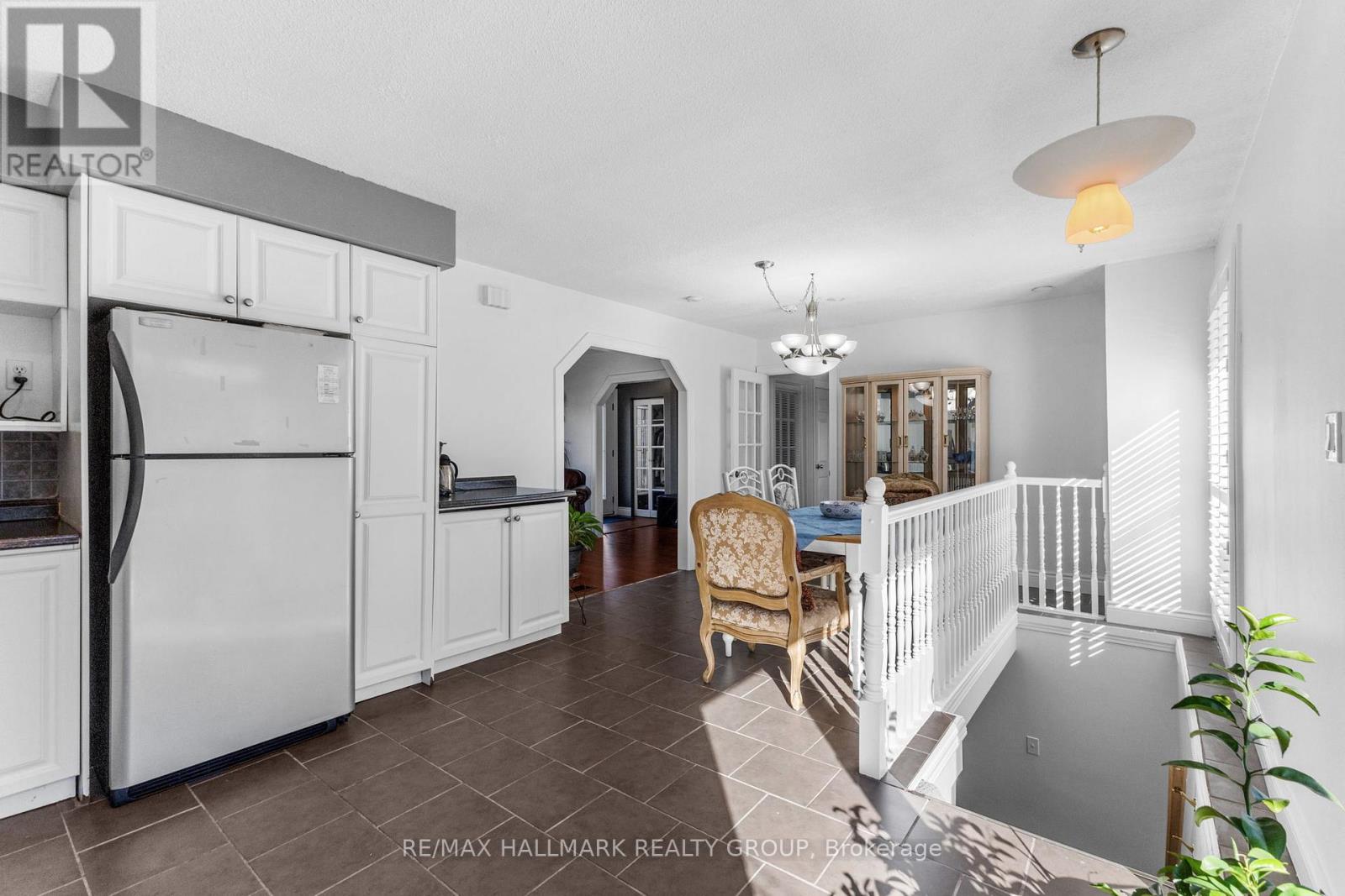 1902 Rosebella Avenue, Ottawa, Ontario  K1T 1G7 - Photo 12 - X12969904