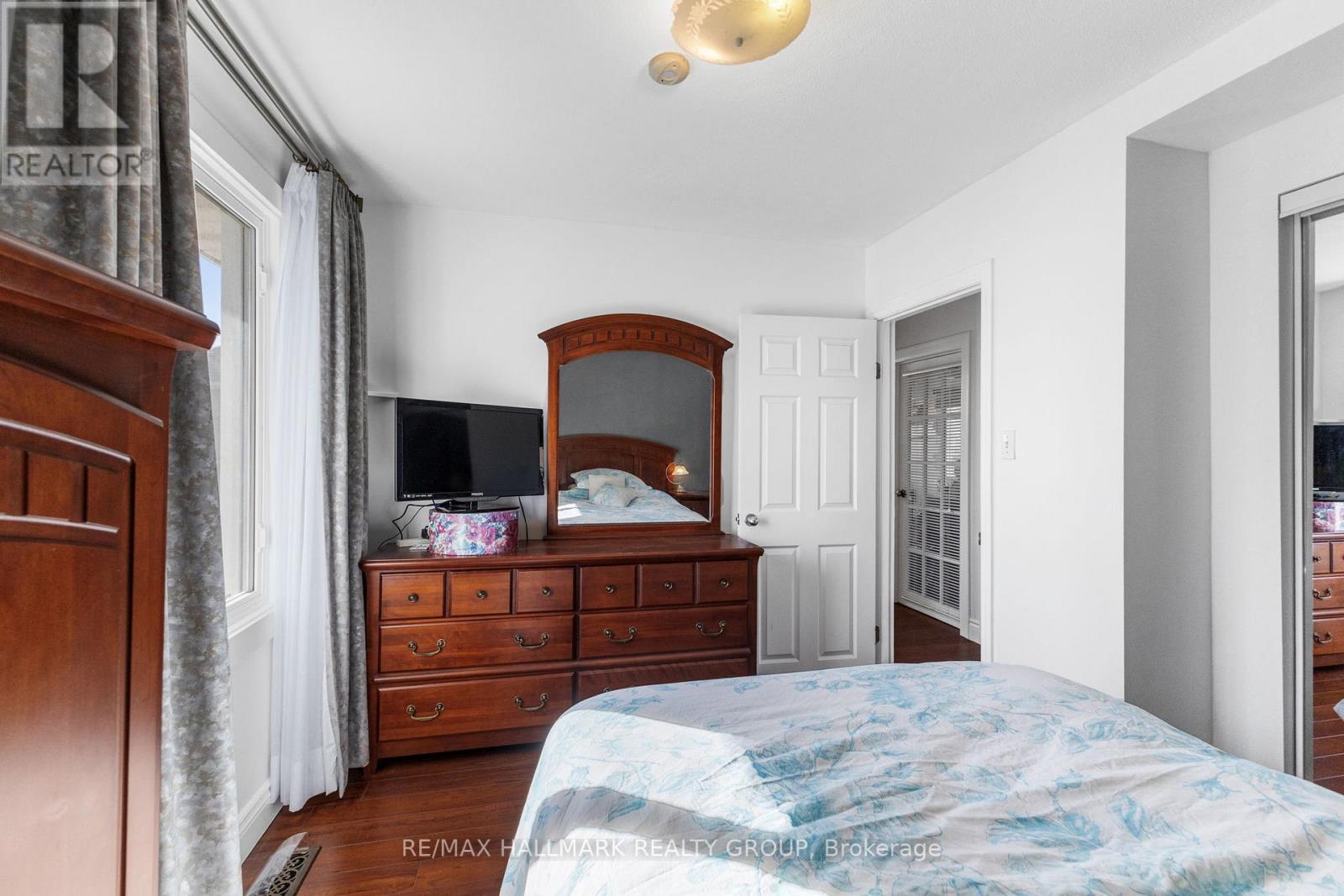 1902 Rosebella Avenue, Ottawa, Ontario  K1T 1G7 - Photo 15 - X12969904