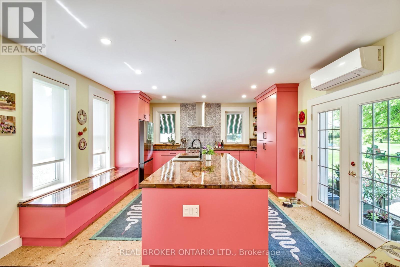 519 Queenston Road, Niagara-On-The-Lake, Ontario  L0S 1J0 - Photo 9 - X12969732