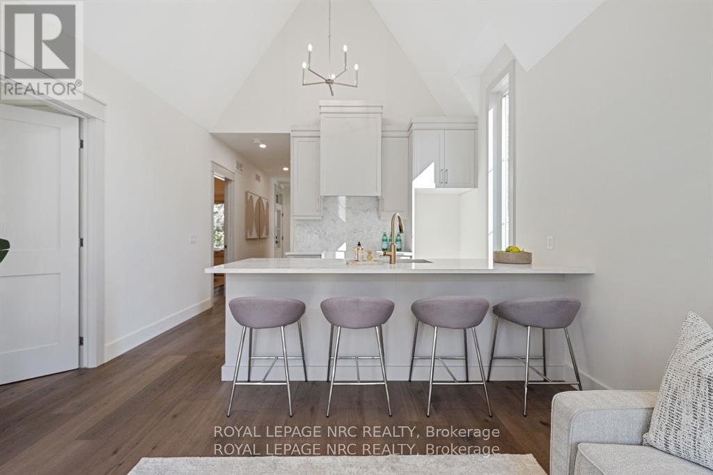 281 Elmwood Avenue, Fort Erie, Ontario  L0S 1B0 - Photo 9 - X12969896