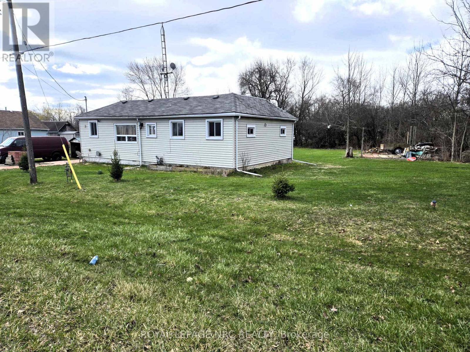 751 Bowen Road, Fort Erie, Ontario  L2A 5M4 - Photo 2 - X12969920