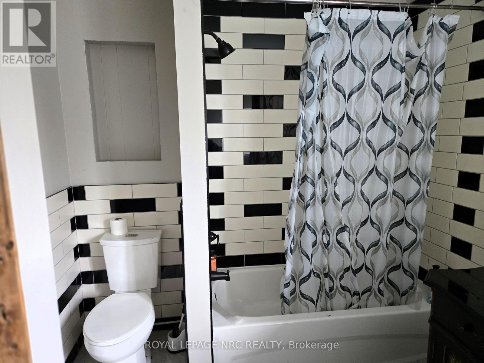 751 Bowen Road, Fort Erie, Ontario  L2A 5M4 - Photo 9 - X12969920