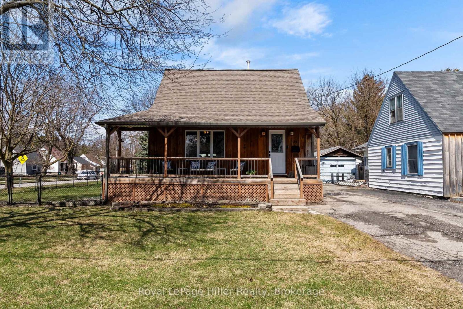 34 ARDEN PARK, Stratford, Ontario