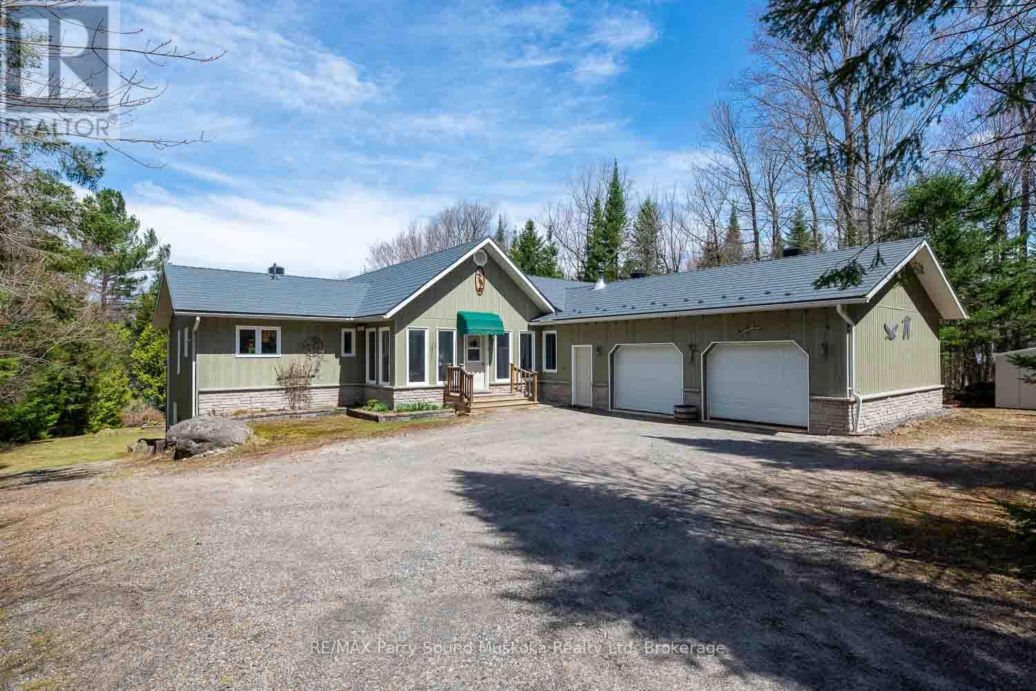 1889 South Horn Lake Road, Magnetawan, Ontario  P0A 1P0 - Photo 25 - X12969544