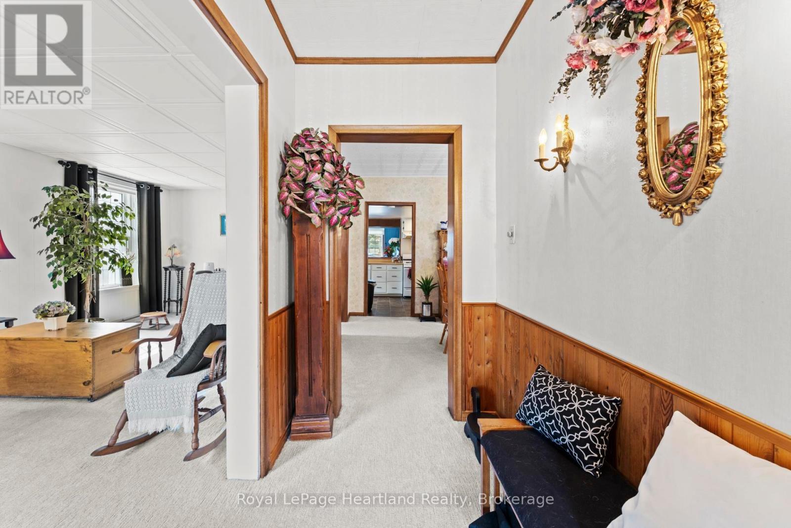 107 Victoria Street N, Goderich, Ontario  N7A 2S2 - Photo 5 - X12969606