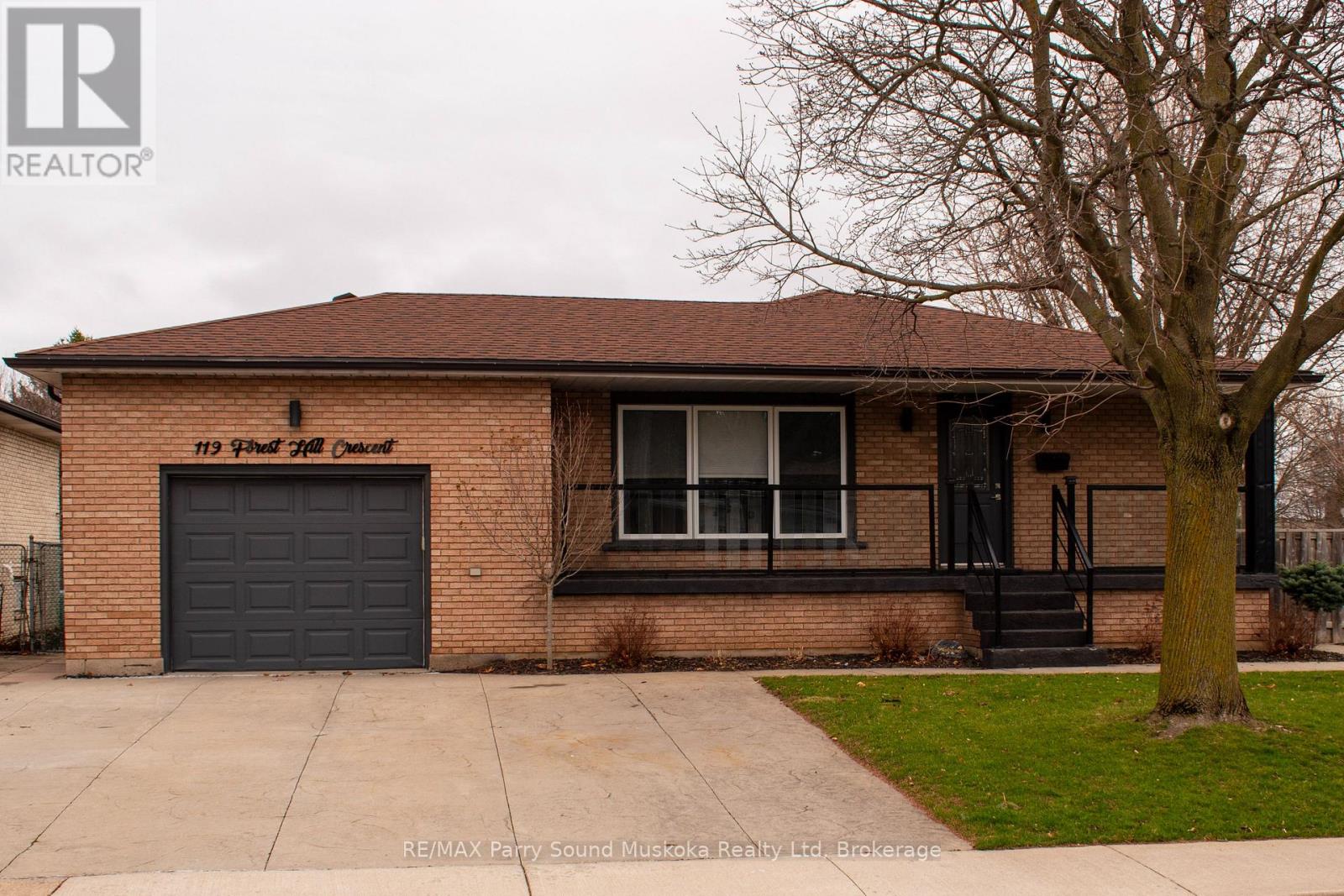 119 FOREST HILL CRESCENT, Hamilton, Ontario