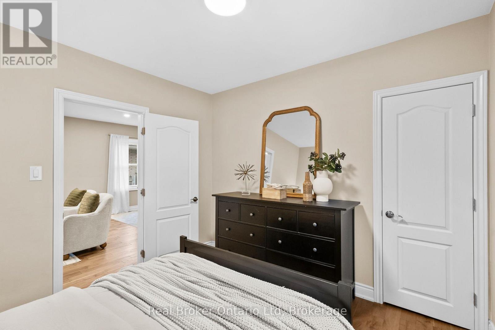 196 Ivon Avenue, Hamilton, Ontario  L8H 5S8 - Photo 20 - X12969712