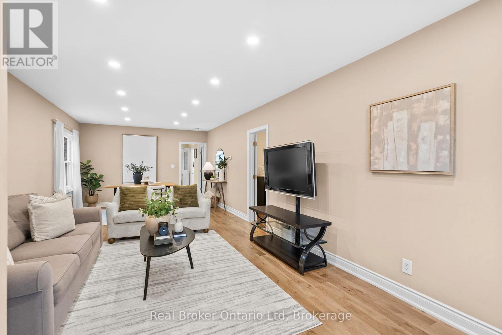 196 Ivon Avenue, Hamilton, Ontario  L8H 5S8 - Photo 4 - X12969712