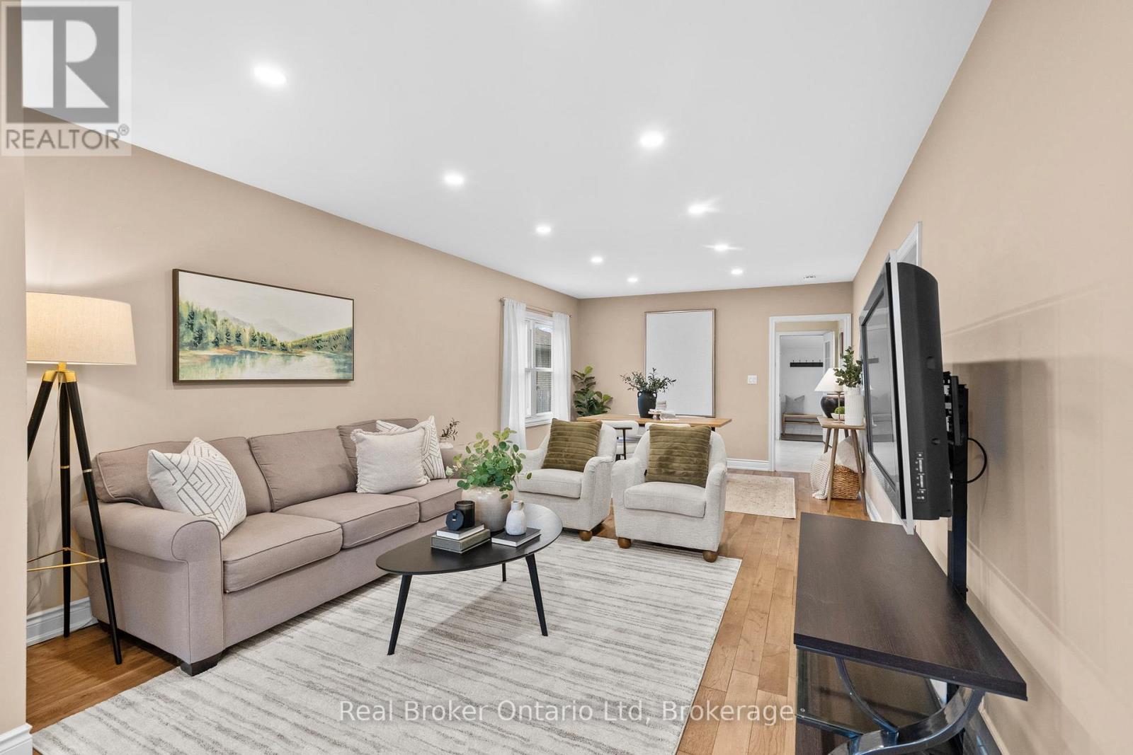 196 Ivon Avenue, Hamilton, Ontario  L8H 5S8 - Photo 5 - X12969712