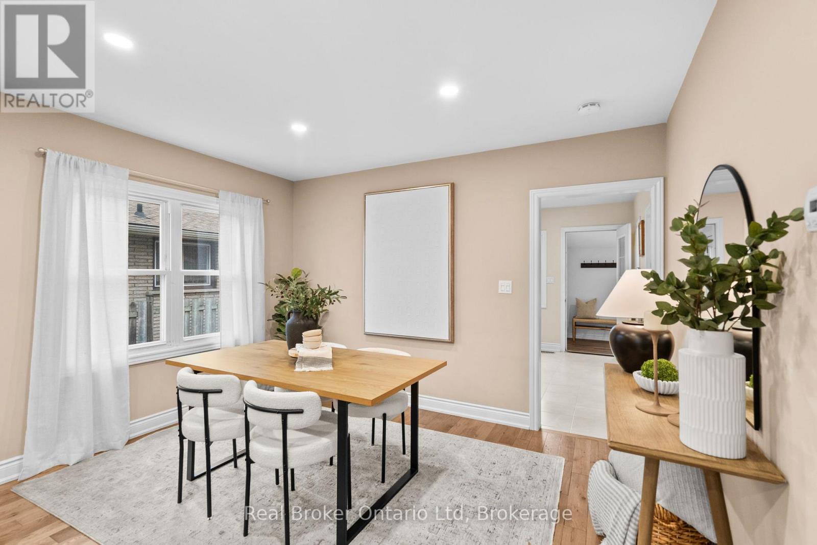 196 Ivon Avenue, Hamilton, Ontario  L8H 5S8 - Photo 7 - X12969712