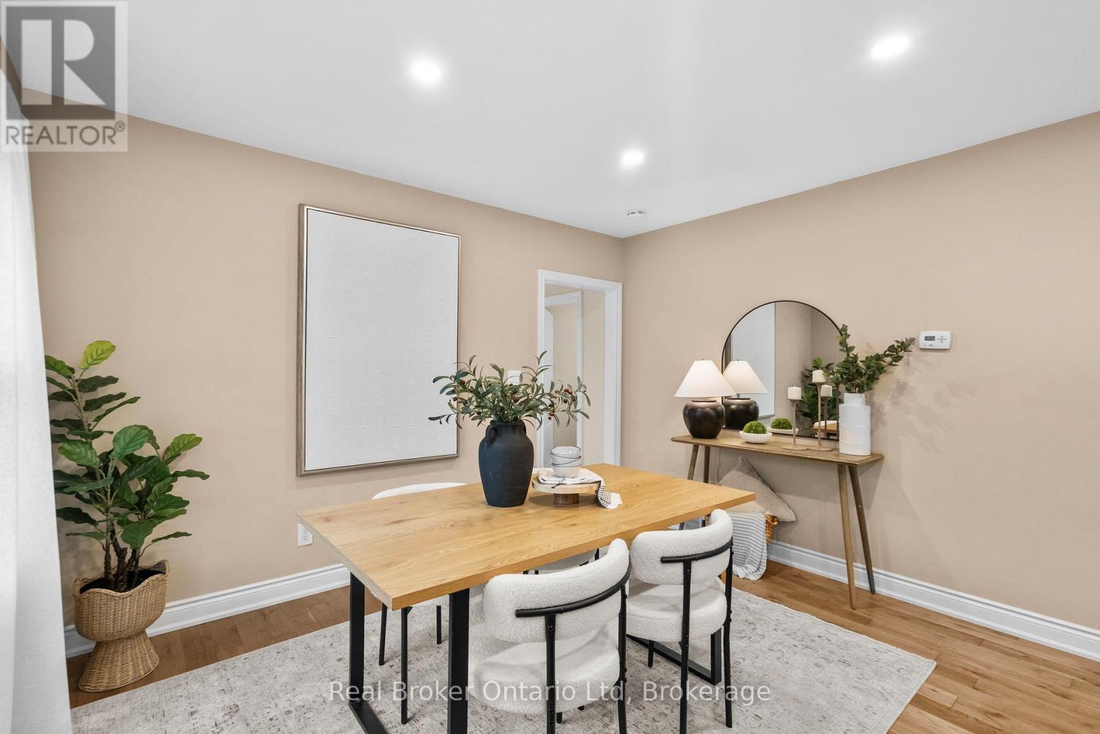 196 Ivon Avenue, Hamilton, Ontario  L8H 5S8 - Photo 9 - X12969712