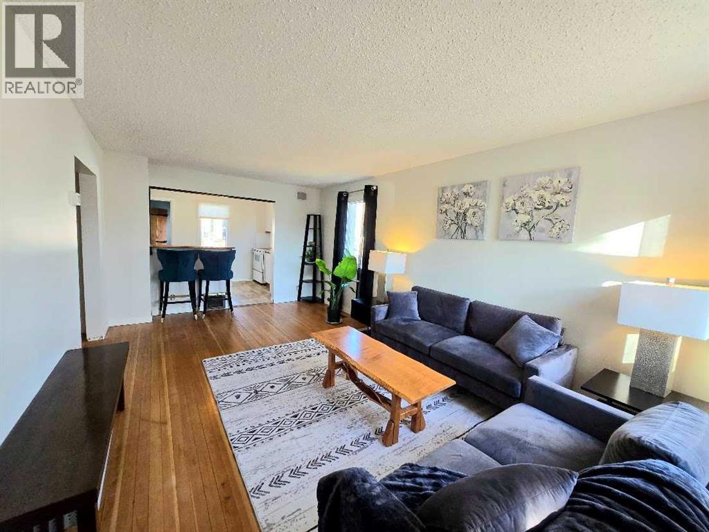 5308 49 Avenue, Camrose, Alberta  T4V 0N5 - Photo 6 - A2266371