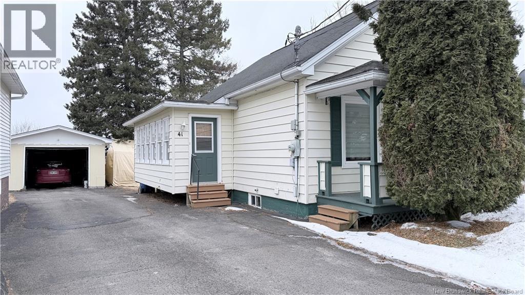 41 Lapointe Street, Saint-Léonard, New Brunswick  E7E 1X3 - Photo 2 - NB136718