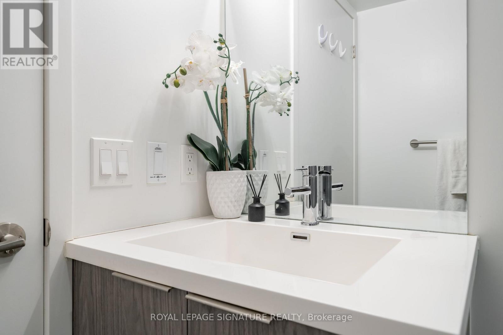 203 - 60 Shuter Street, Toronto, Ontario  M5B 1A8 - Photo 8 - C12969508