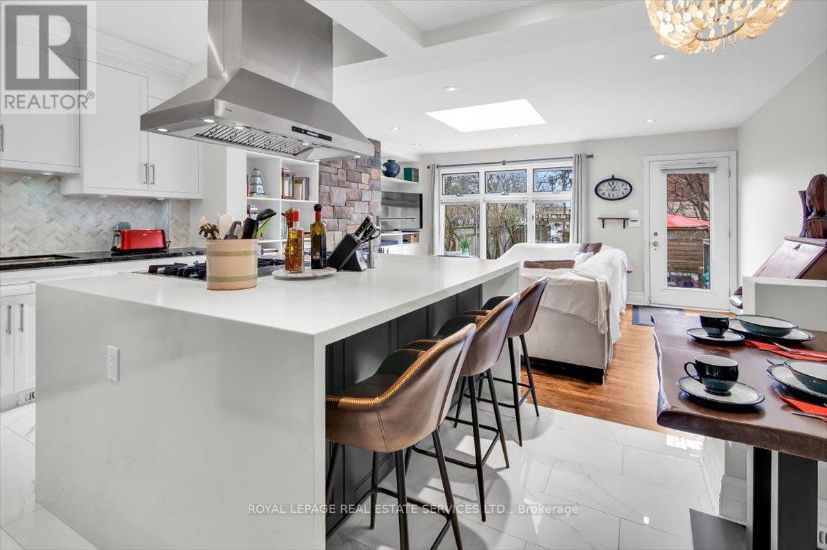 239 Heath Street E, Toronto, Ontario  M4T 1T1 - Photo 9 - C12969520