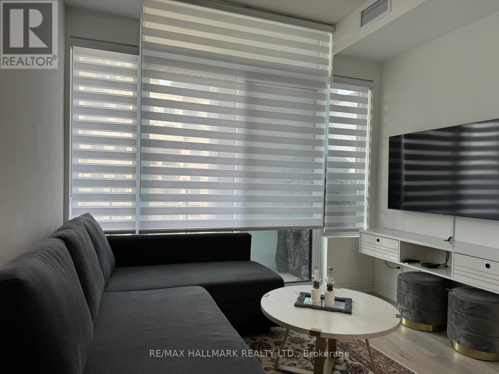 618 - 621 SHEPPARD AVENUE E, Toronto, Ontario