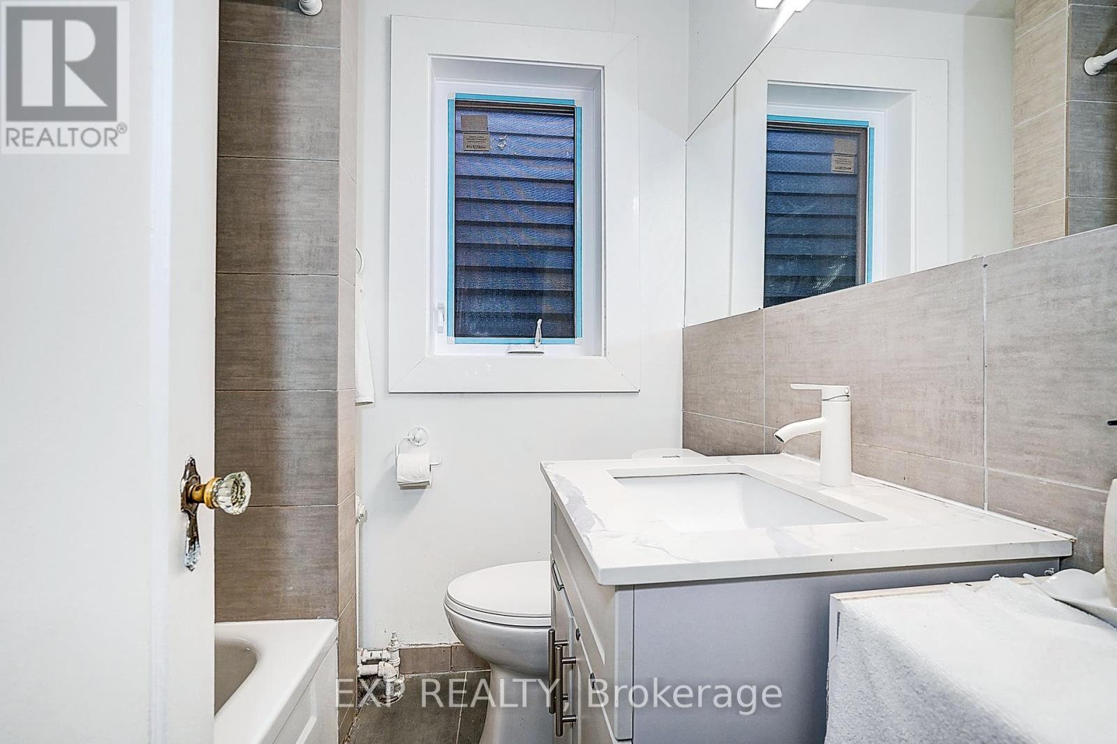 342 Glenholme Avenue, Toronto, Ontario  M6E 3E5 - Photo 21 - C12969540