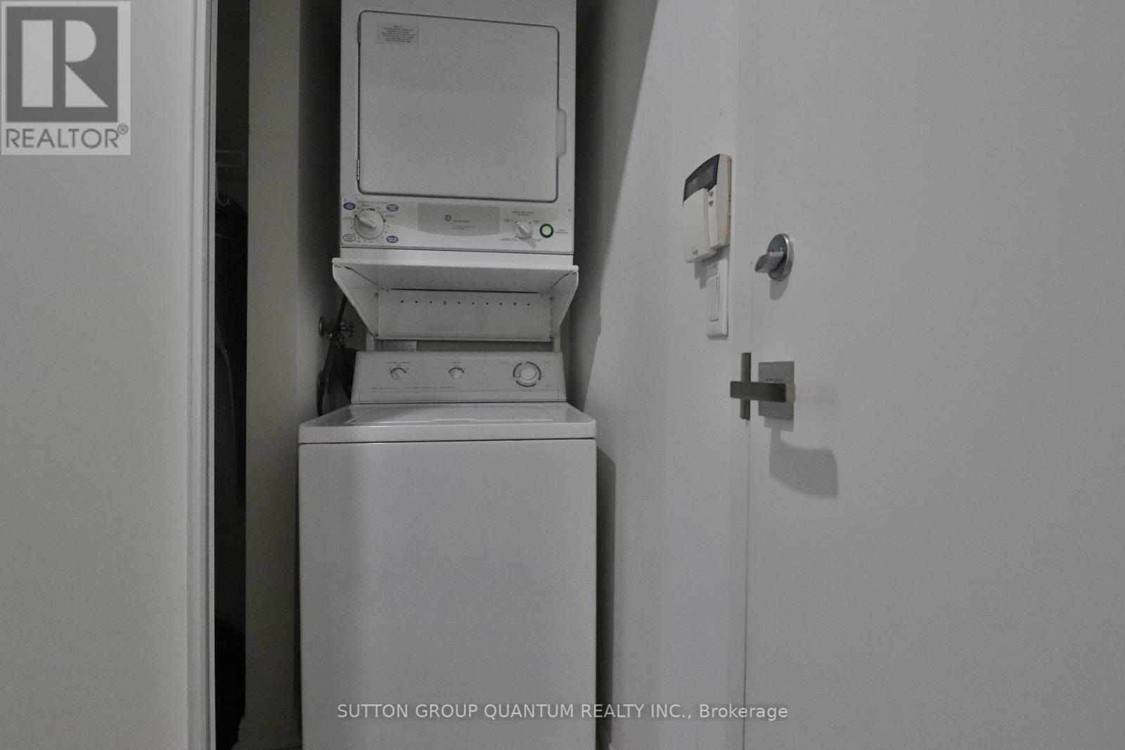 1105 - 228 Queens Quay W, Toronto, Ontario  M5J 2X1 - Photo 21 - C12969582