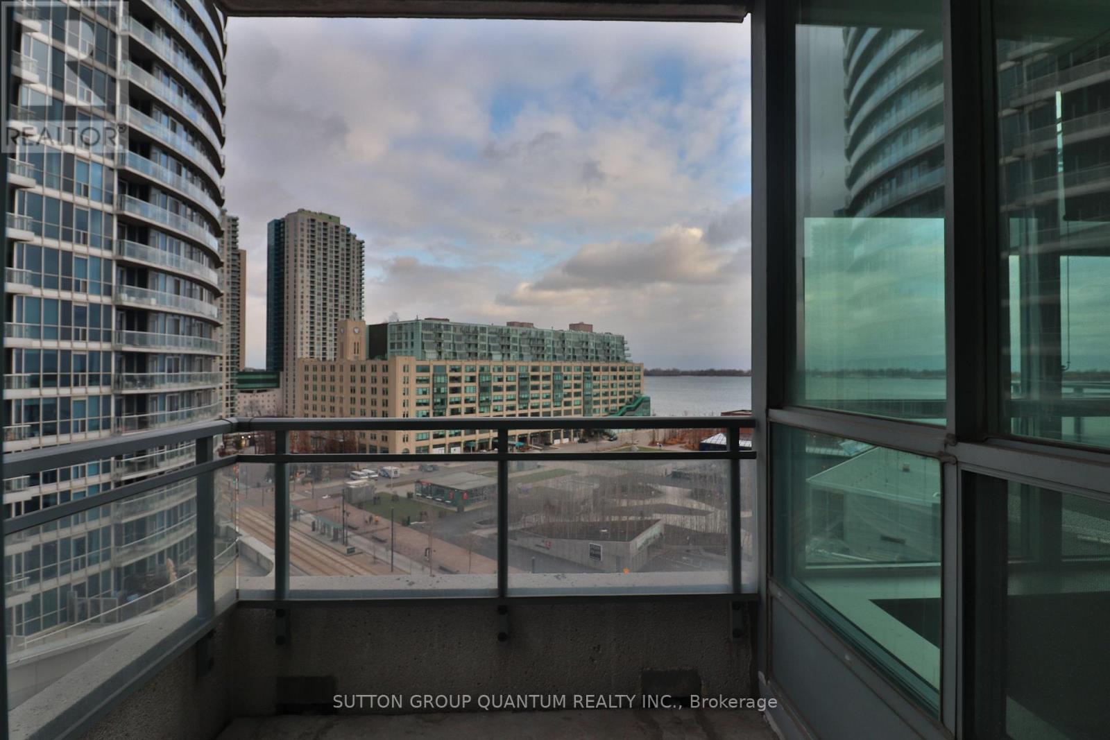 1105 - 228 Queens Quay W, Toronto, Ontario  M5J 2X1 - Photo 24 - C12969582