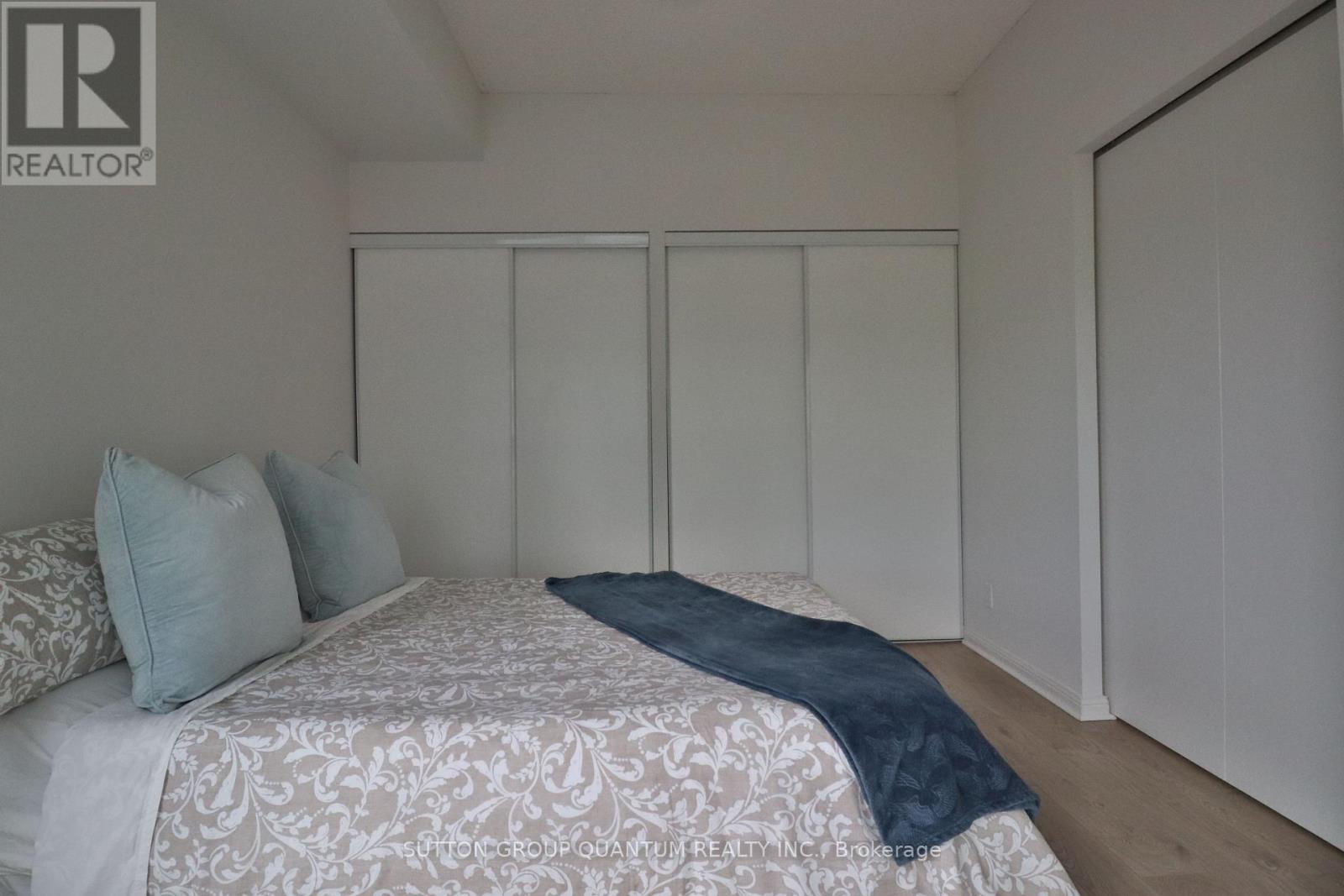 1105 - 228 Queens Quay W, Toronto, Ontario  M5J 2X1 - Photo 7 - C12969582